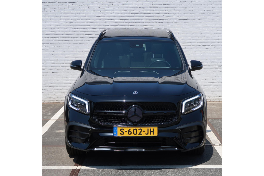 54815353-2.jpg
